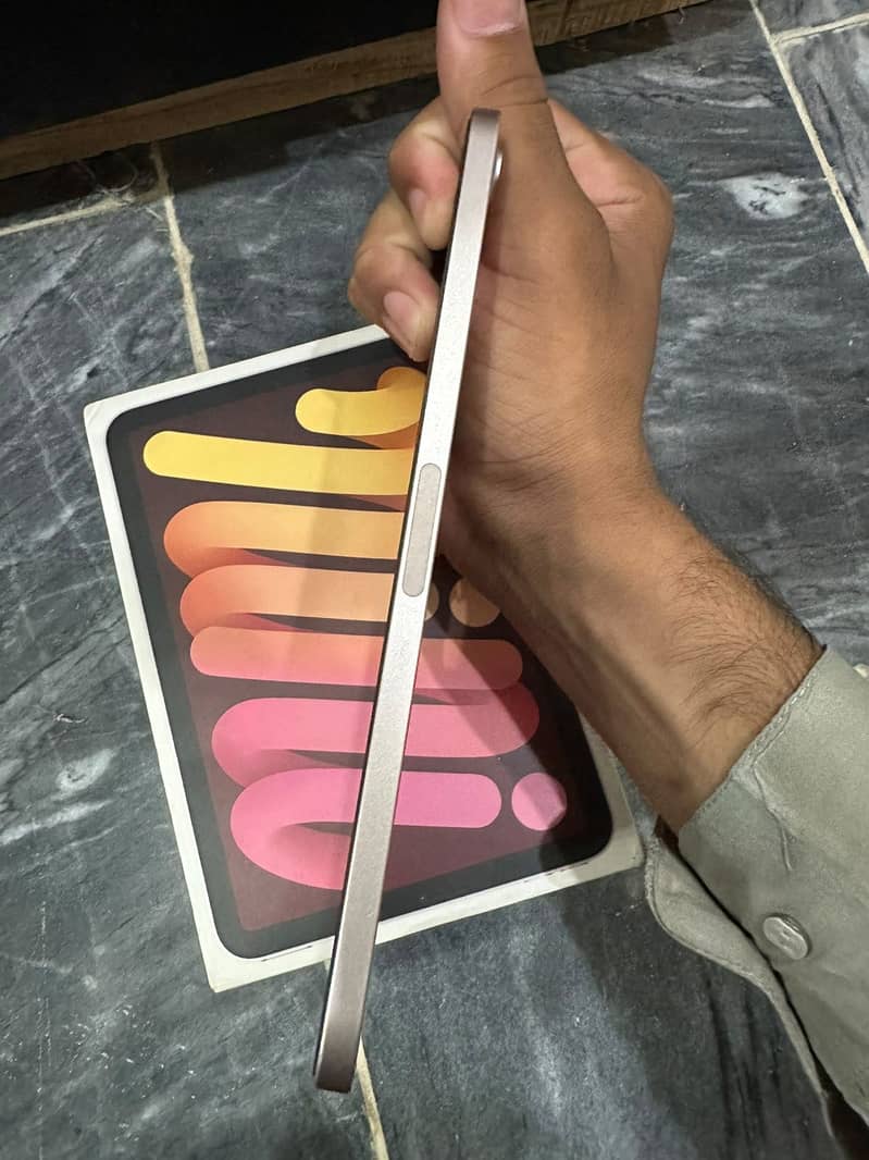 iPad mini ( 6th generation) 4