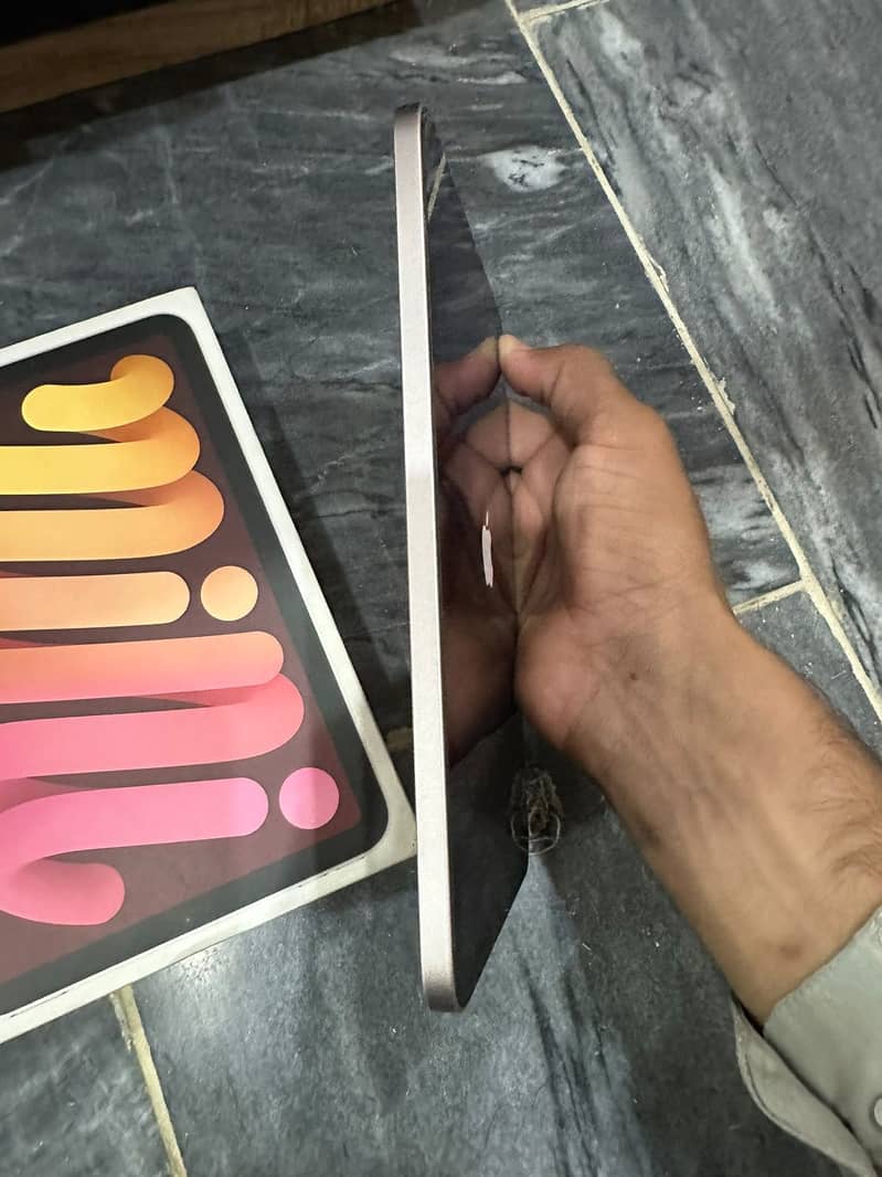 iPad mini ( 6th generation) 5