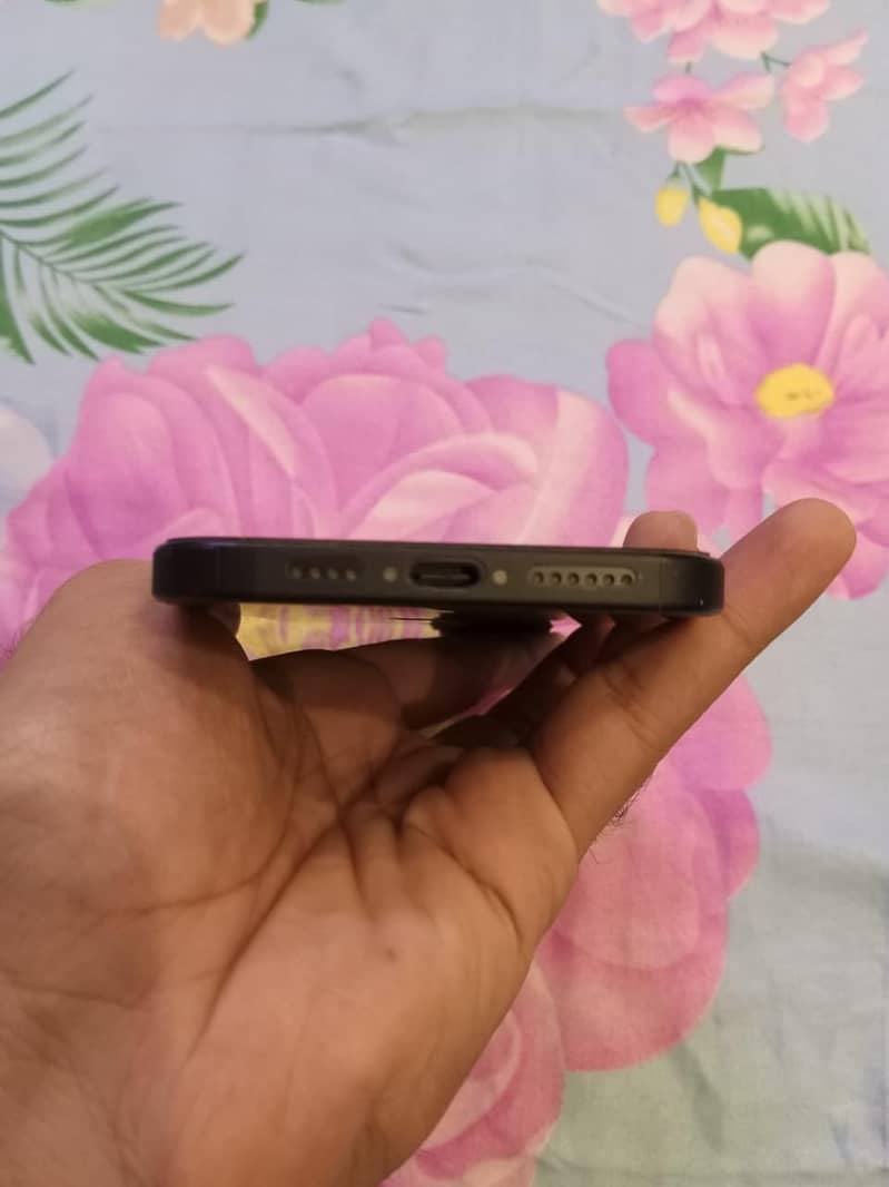 Apple iPhone 15 plus 1
