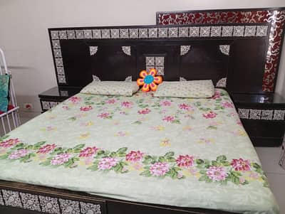 King size Bed with Dressing Table for Sale