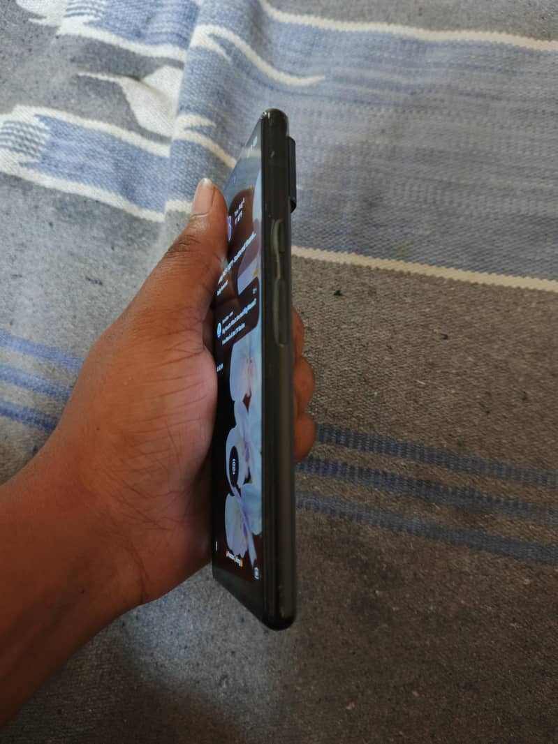 Google Pixel 6 4