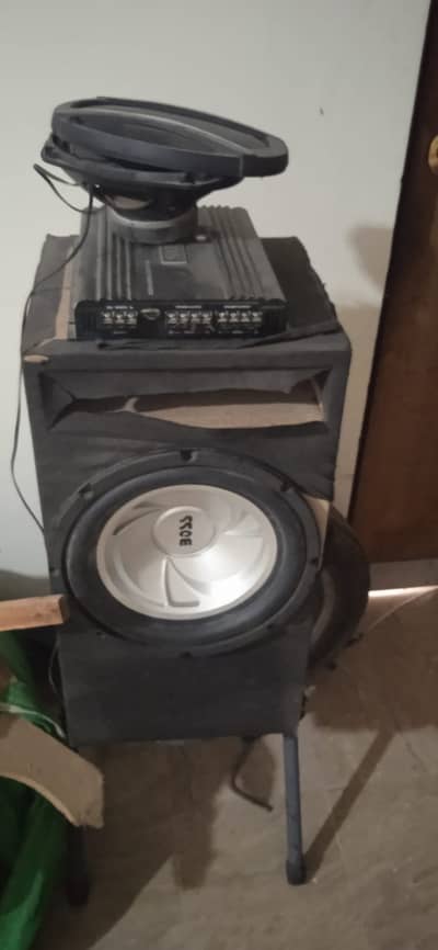 Woofer, amplifier and two speakers full car audio system