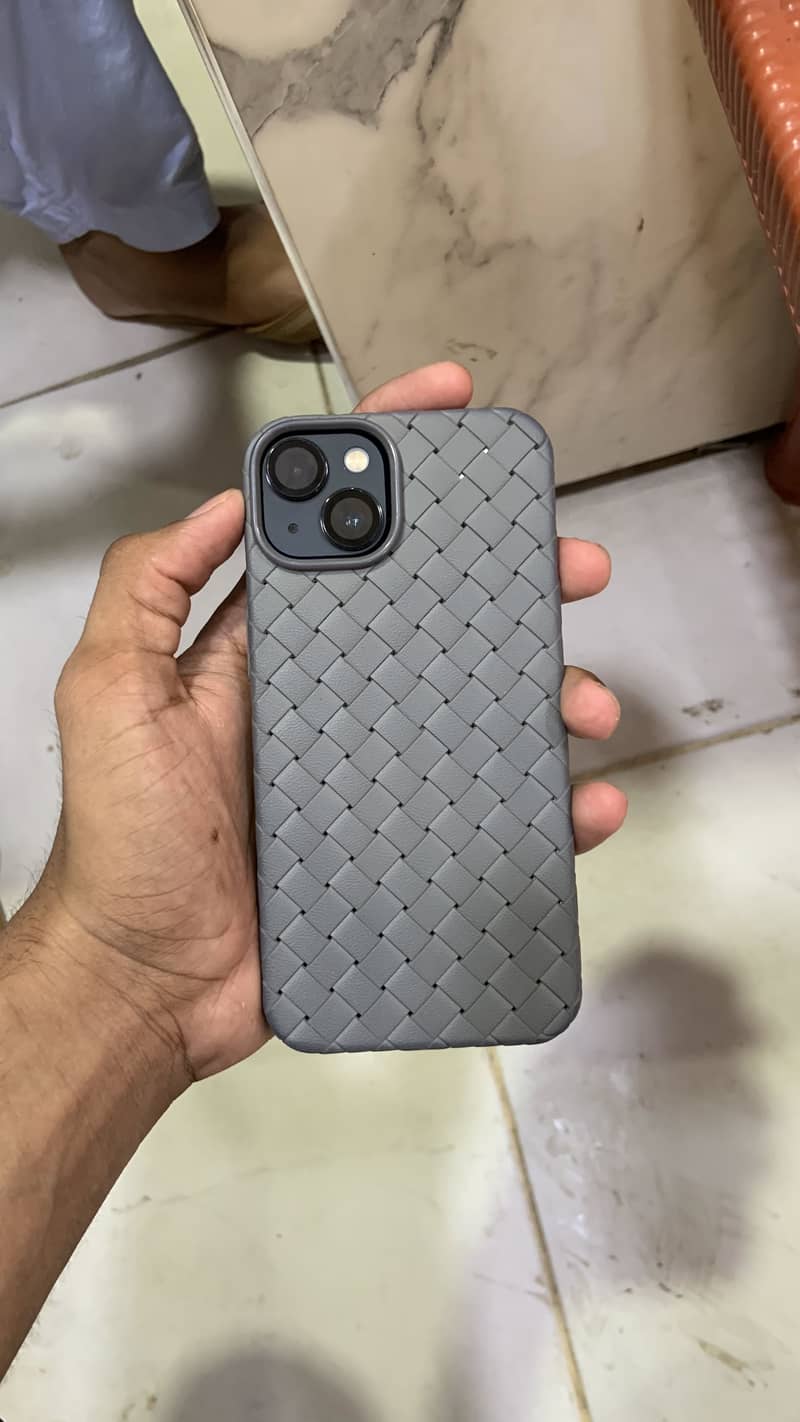 Apple iPhone 13 2