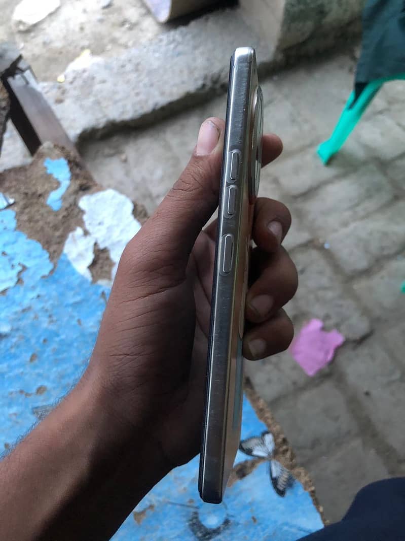 Tecno camon 30 0