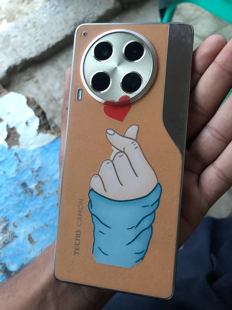 Tecno camon 30 2
