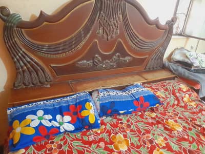 Bed showcase and shingar for sale on negotiable price
