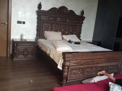 Bed set wood interior