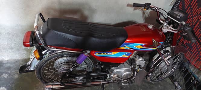 bike bilkul new hai copy letter complete3oo. 93.95. 295