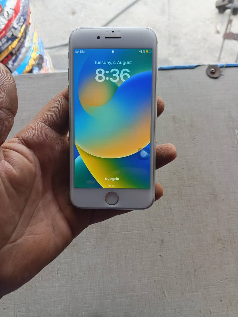 Apple iPhone 8 1