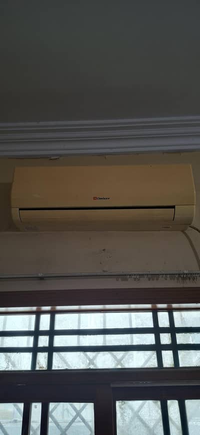 Good Condition Dawlance 1.5 Ton AC for sale in Gulistan e Jauhar 15