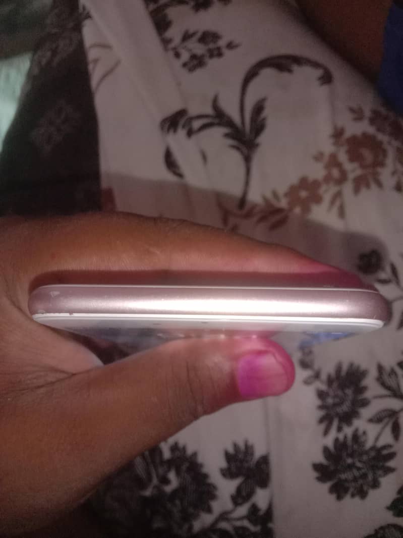 Apple iPhone 6S Plus 4