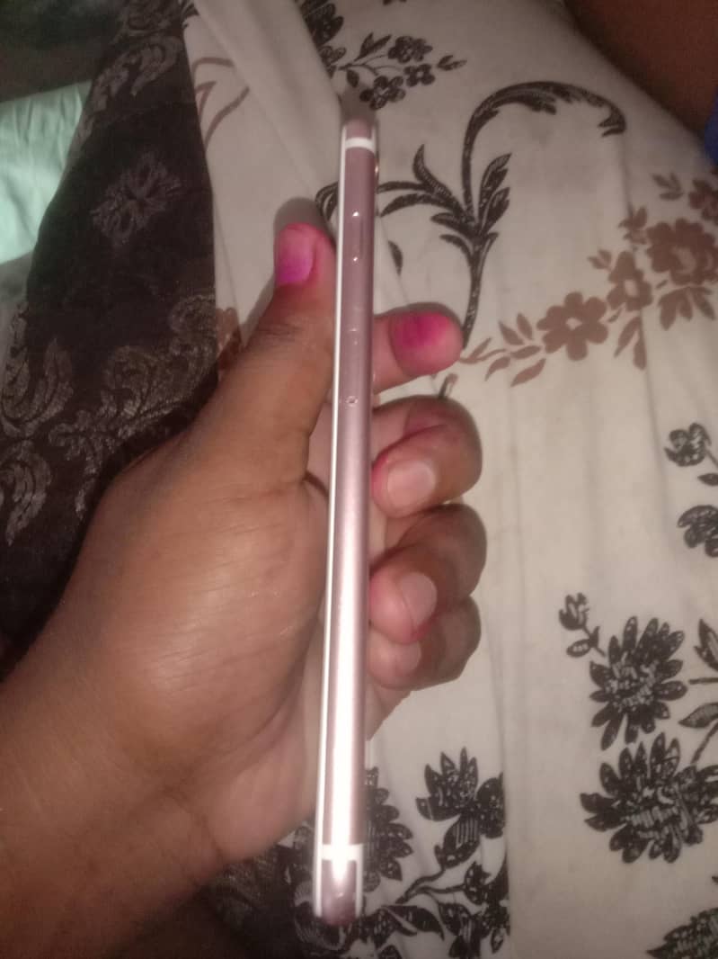 Apple iPhone 6S Plus 5