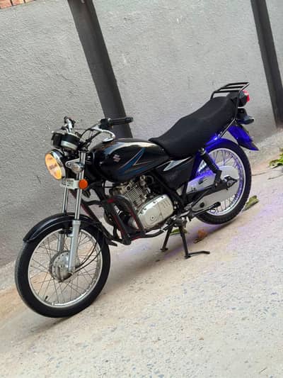 Suzuki GS 150 2023