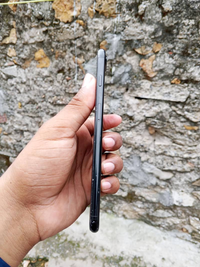 Apple iPhone 7 Plus 3