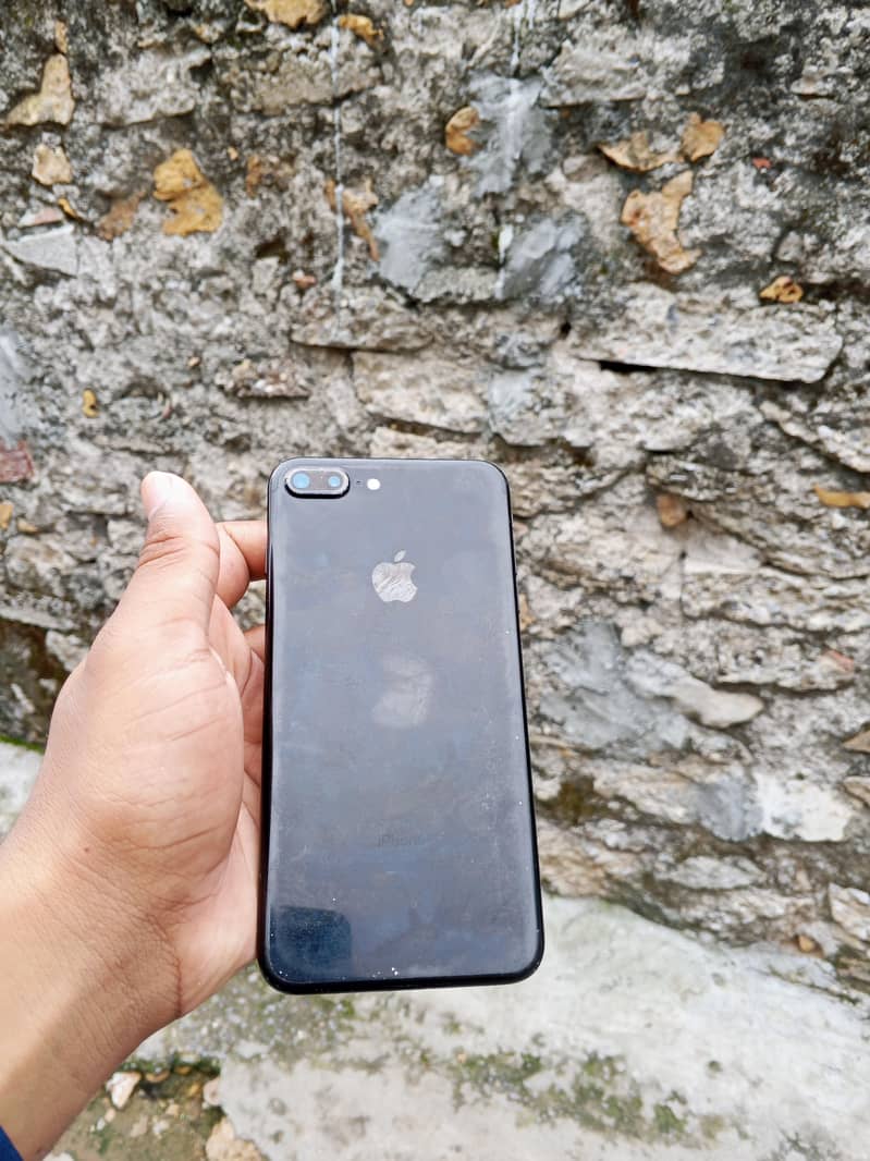Apple iPhone 7 Plus 5