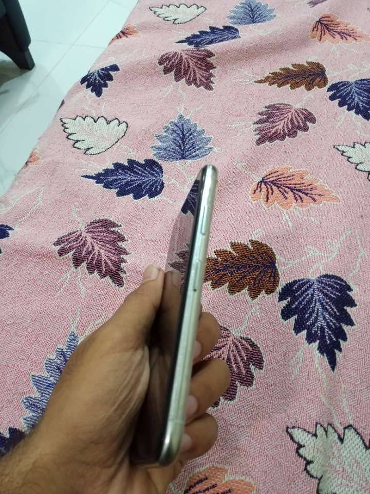 Apple iPhone X 2