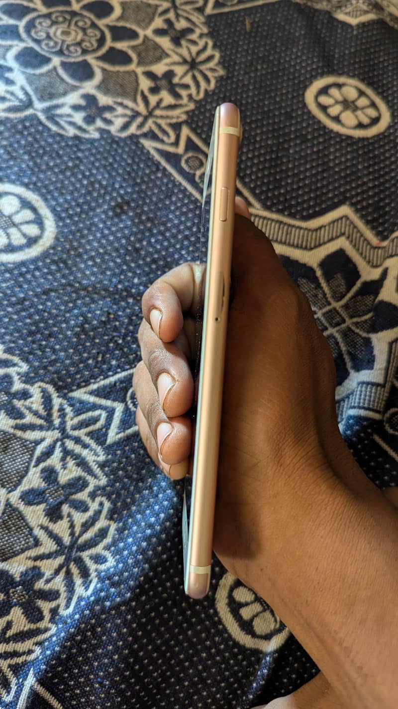 Apple iPhone 7+ 3