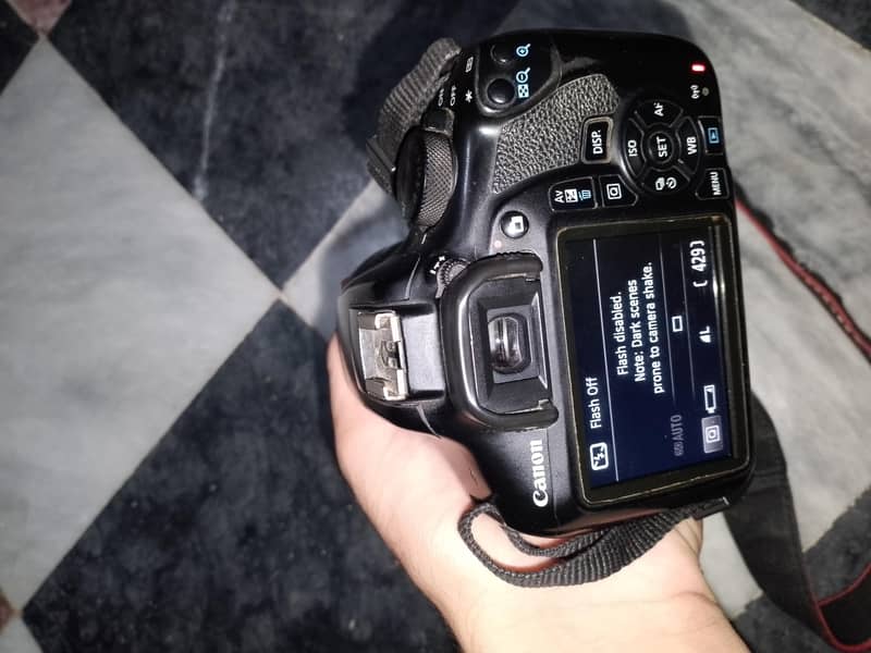Canon EOS 1300D 3