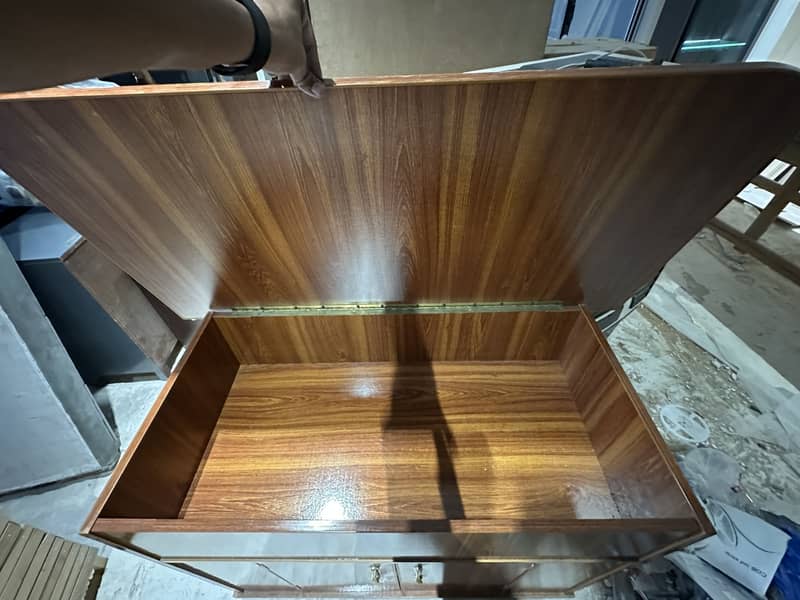 Iron table 3