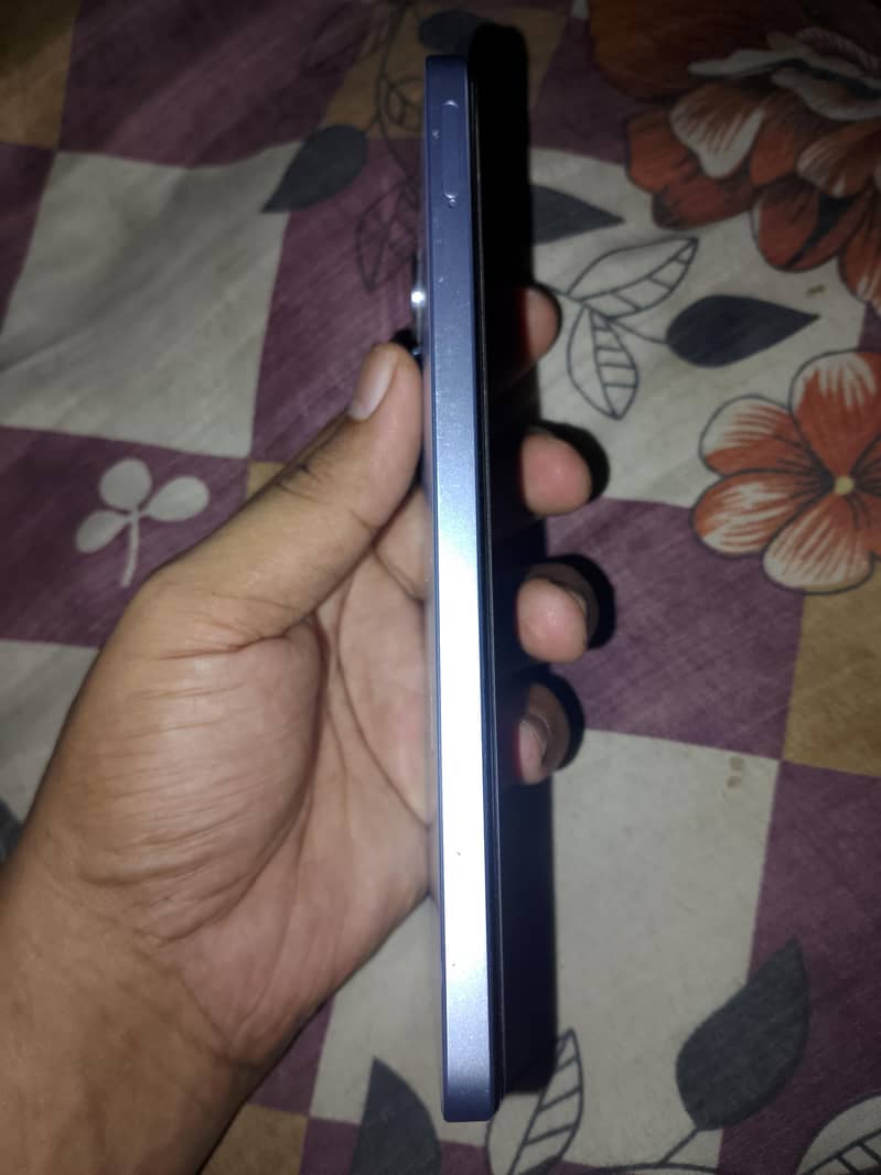 Realme Note 60 4