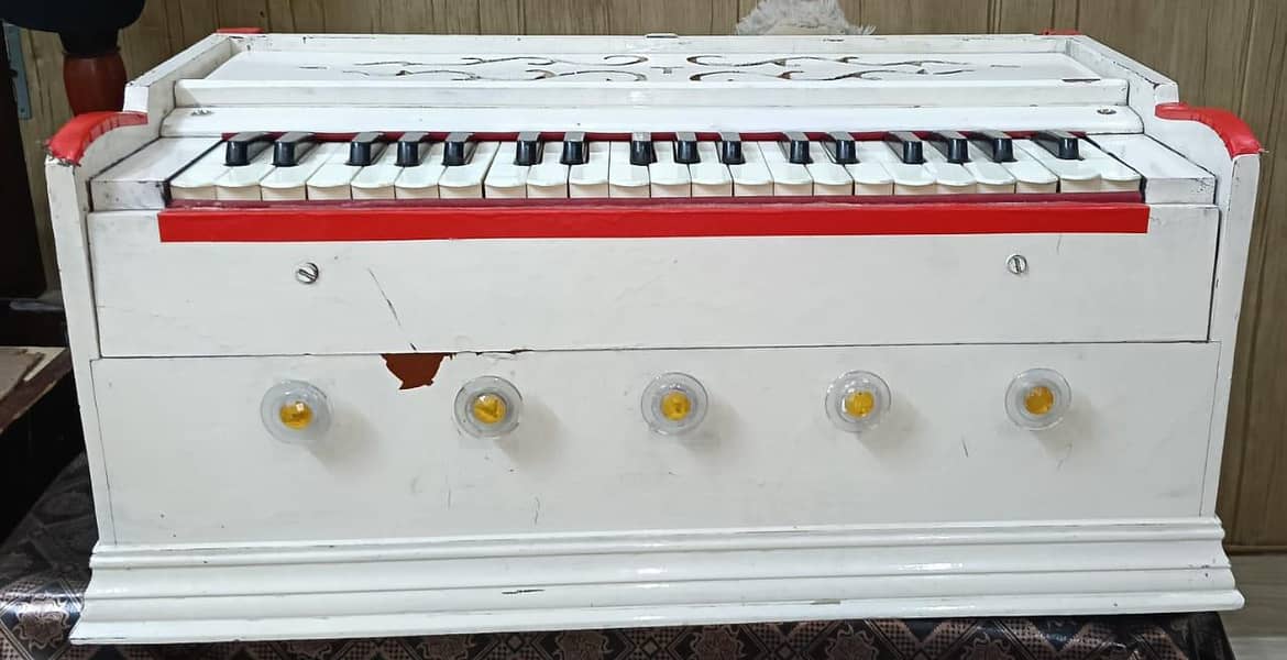 used harmuniam 4