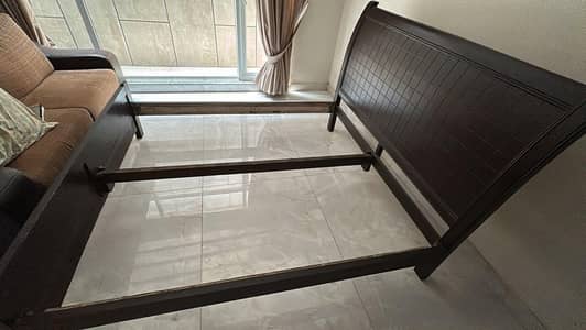 king size wooden bed