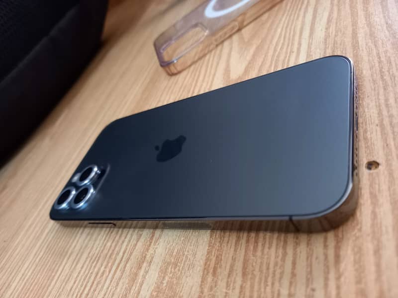 Apple iPhone 12 Pro 2