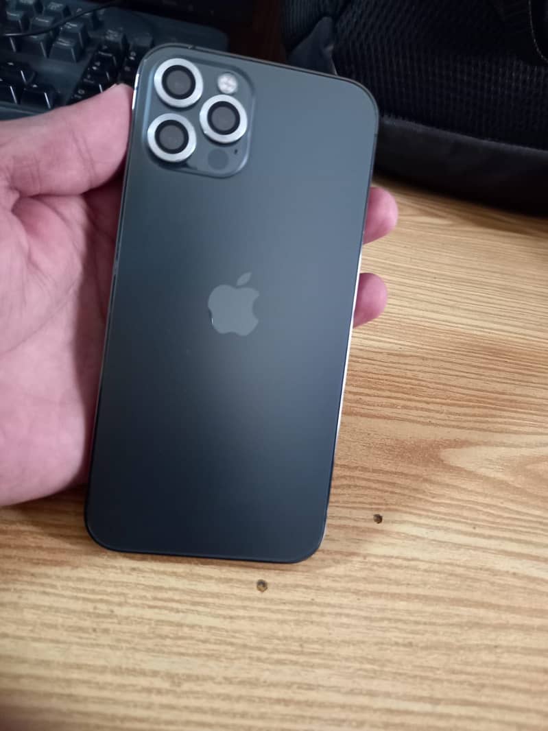 Apple iPhone 12 Pro 4