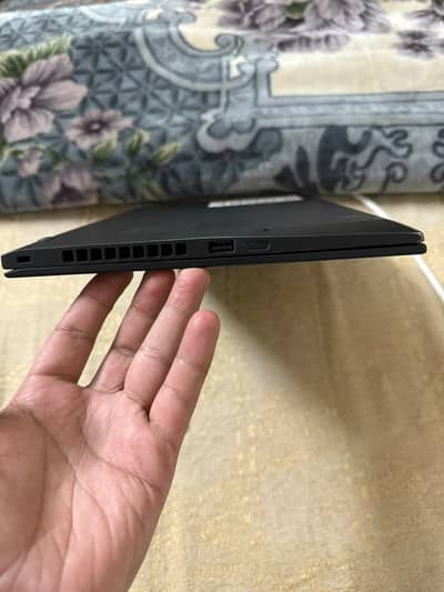 Lenovo ThinkPad X1 Carbon (10th Gen)