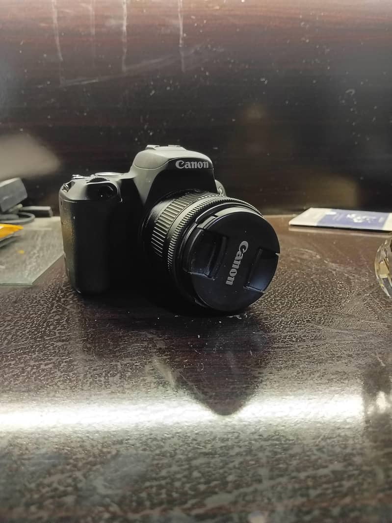 Canon eos200D 0