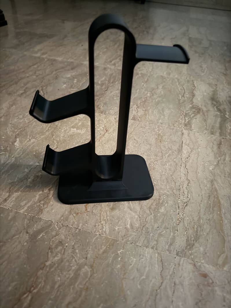 Headphone and controller stand 0