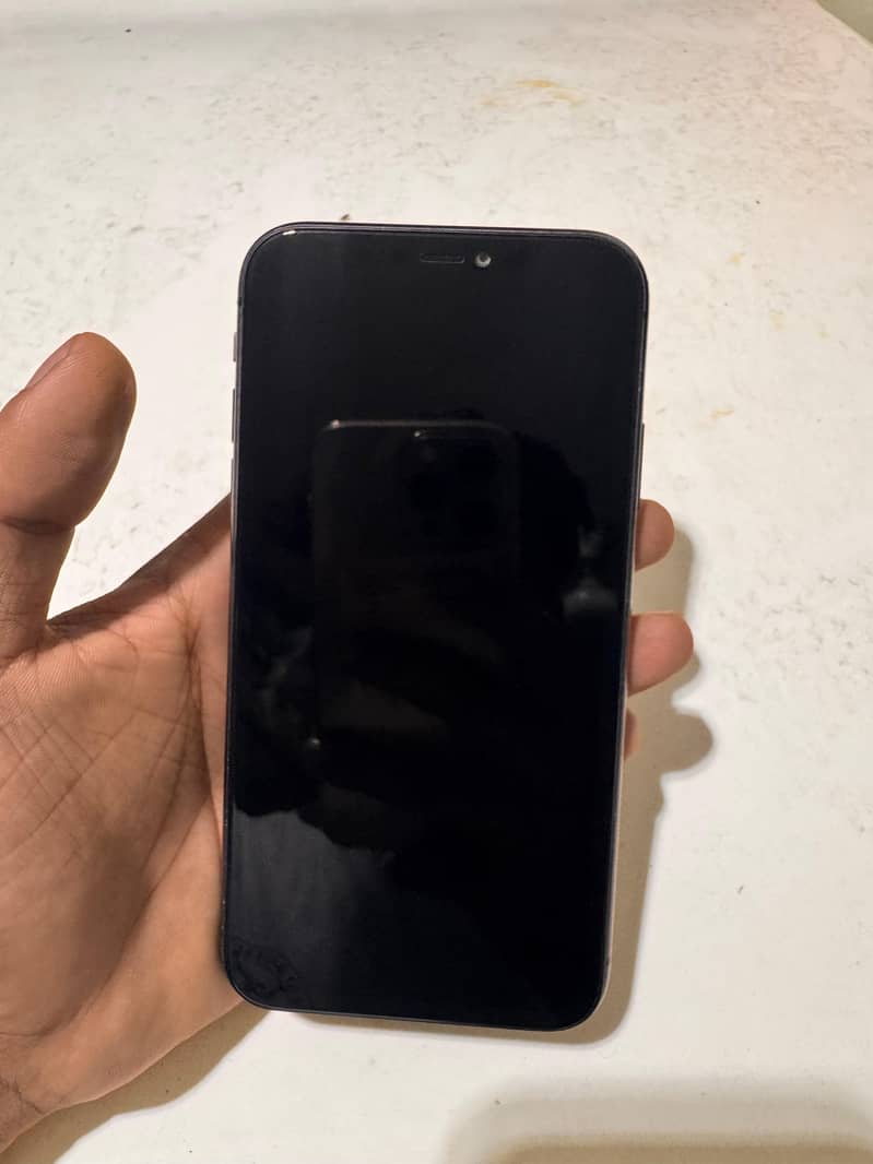 Apple iPhone 11 4