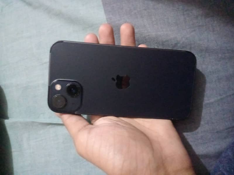 Apple iPhone 13 0