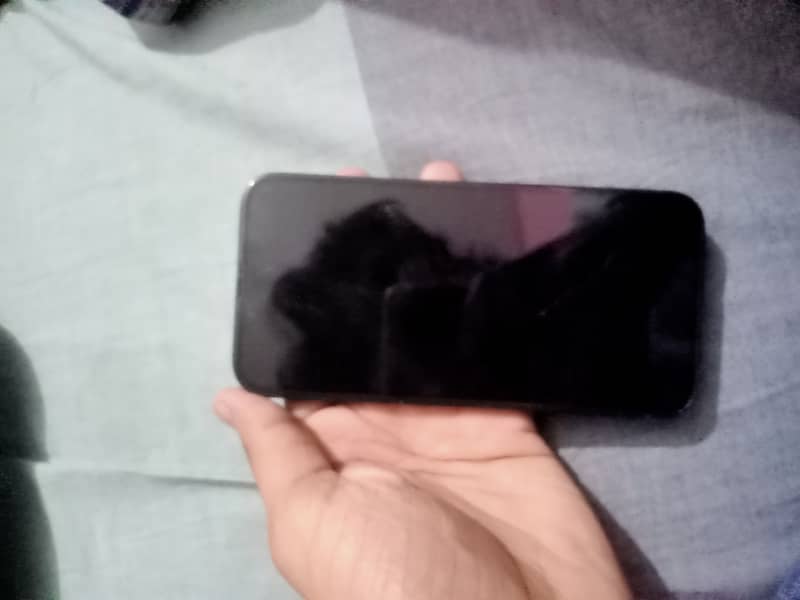 Apple iPhone 13 2