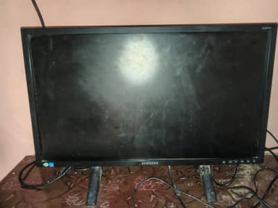 HP Z230 workstation PC+ Samsung 24" FHD monitor (8GB RAM /2TB HDD