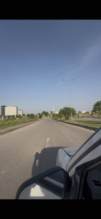 1 Kanal Residential Plot In Park Road Is Available For Sale