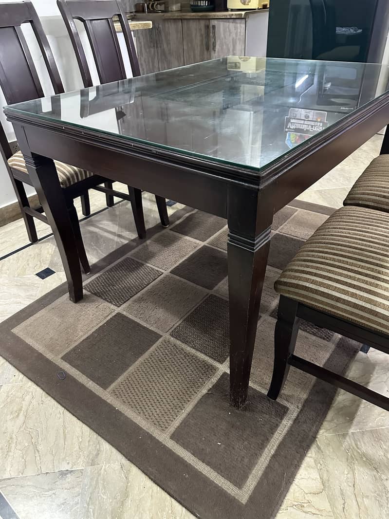 4 Seater Dinning Table 3
