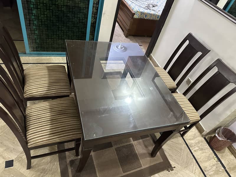4 Seater Dinning Table 4
