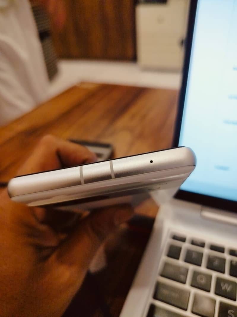 Google Pixel 7a 1