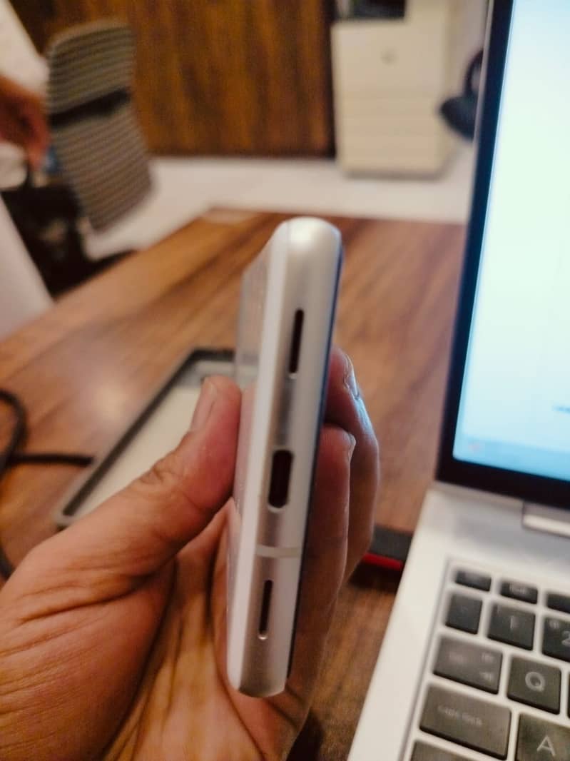 Google Pixel 7a 2