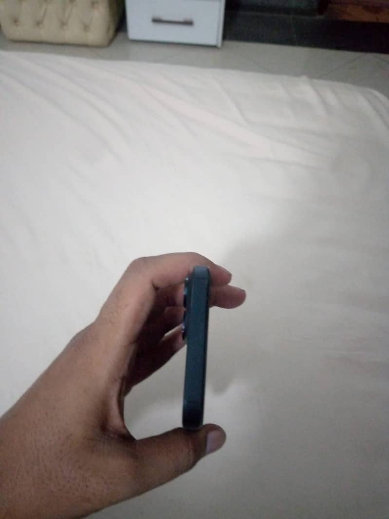 Apple iPhone 15 2