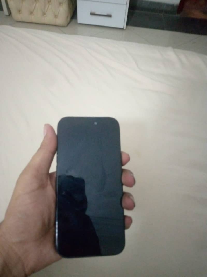Apple iPhone 15 4