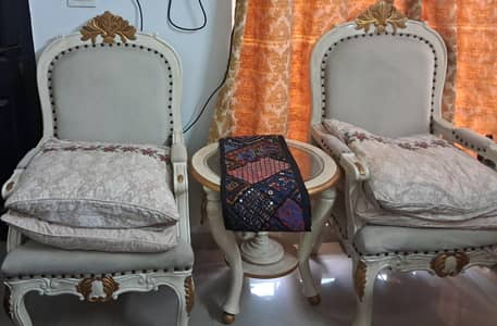 coffee table with 2 chairs