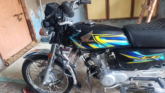 Honda cg 125 2026 Model hy bhot 5500km use hy bilkul fresh khra hy