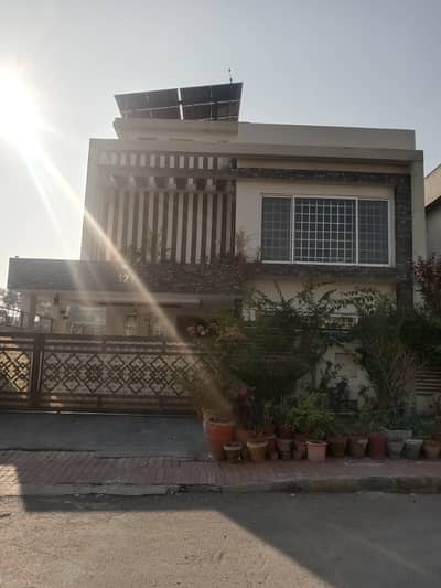 10 MRLA OWNER BUILT HOUSE WITH SOLAR GAS AND 6 MRLA XTRA LAND FOR SALE