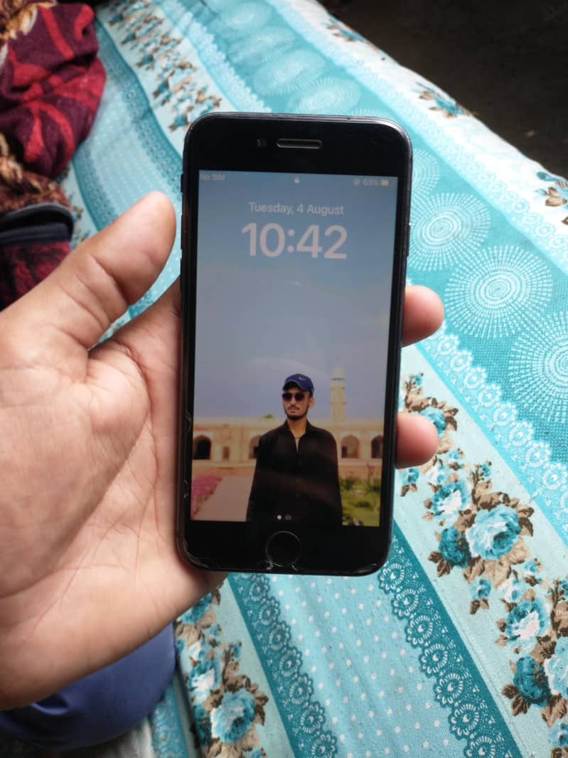 Apple iPhone 8 4