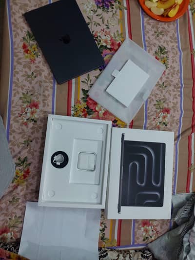 Macbook Pro M4 Pro 24GB / 512GB | warranty till Oct 2026 | Complete Bo