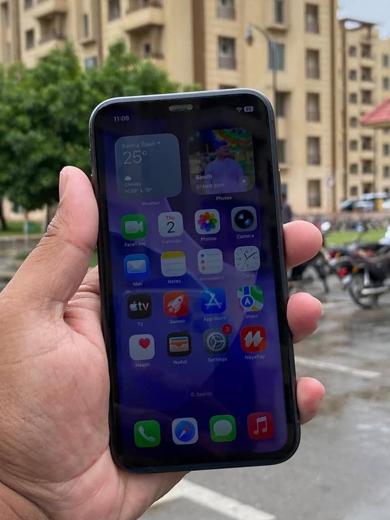 Apple iPhone 11 3