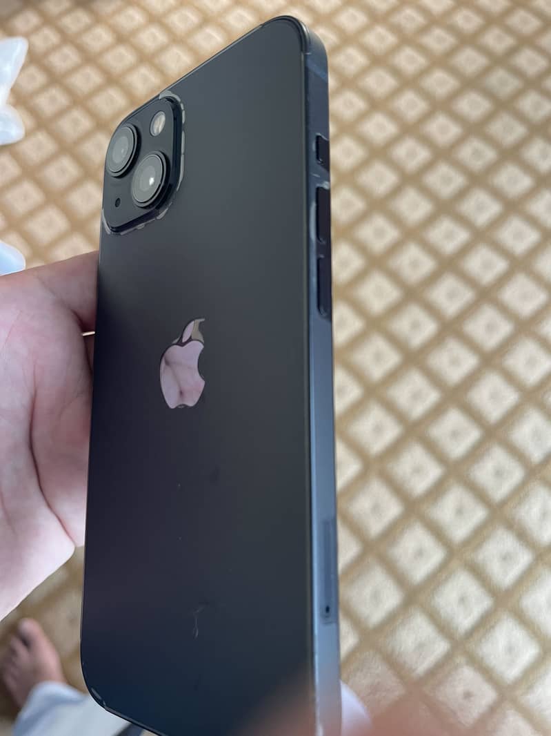 Apple iPhone 13 2