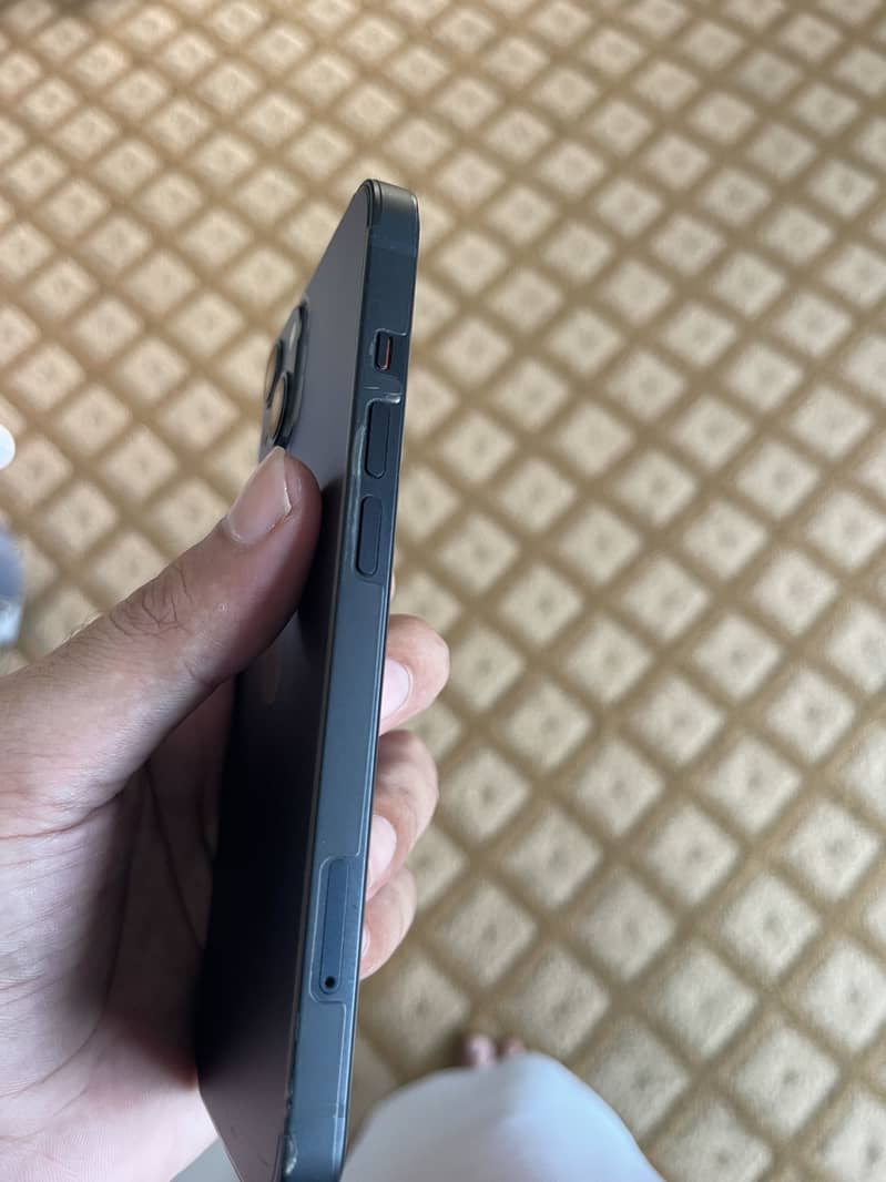 Apple iPhone 13 3